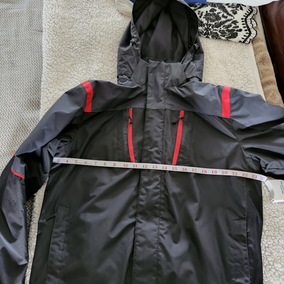 Winter coat with hood - Picture 1 of 10